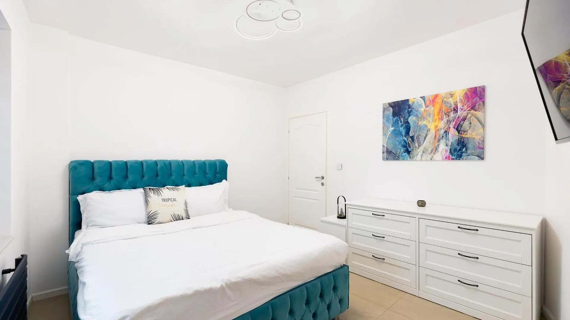 Apartment Lazys Haven Modern 3R Apt In City Center Bucharest